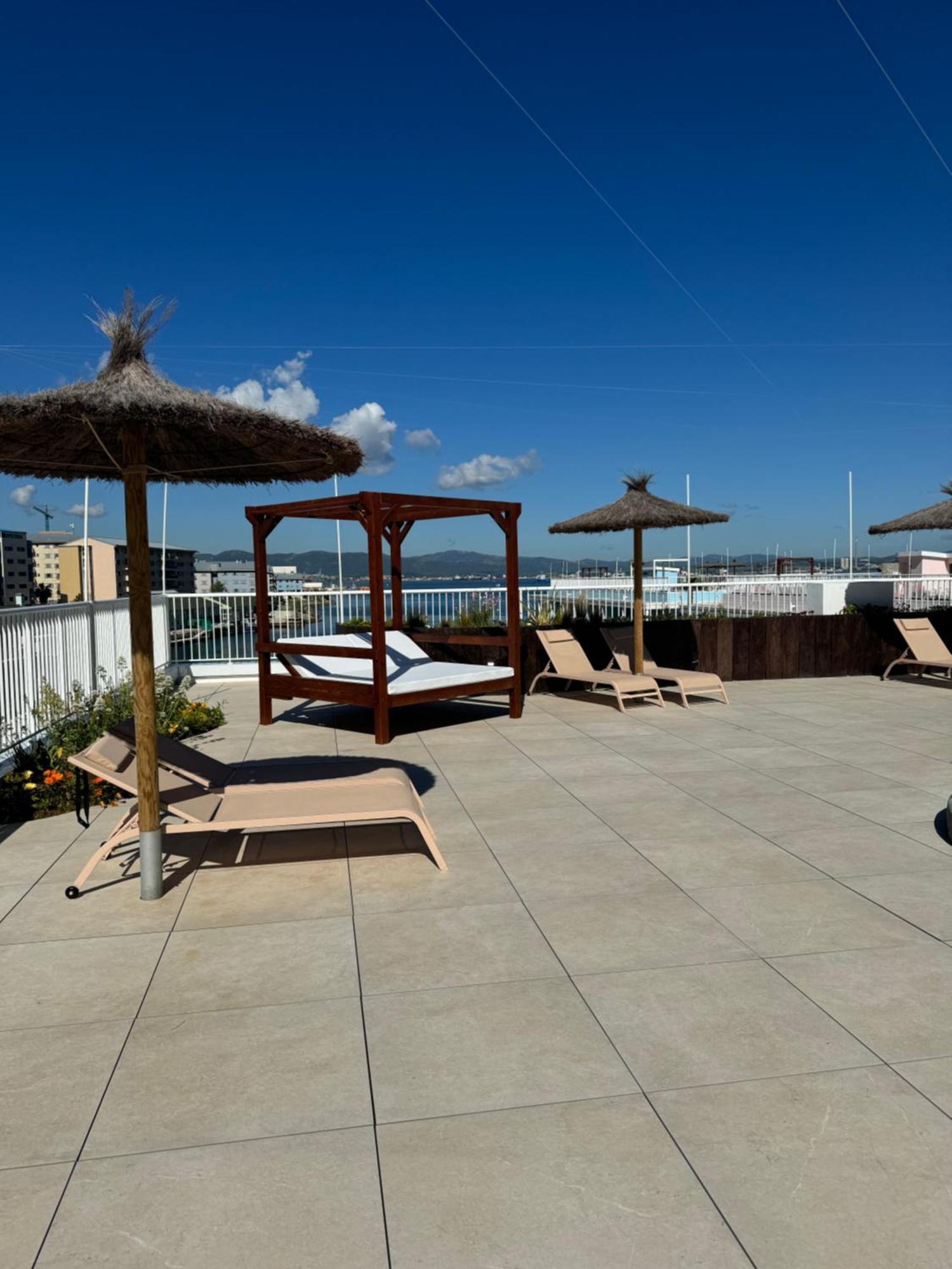 Marina Club Luxury Private Studio With Pool And Incredible Views Гібралтар Екстер'єр фото
